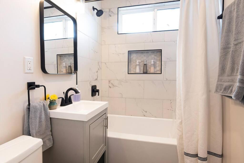 Beautiful 3 Bed 1 Bath Designer Home + Hot Tub Los Angeles Esterno foto