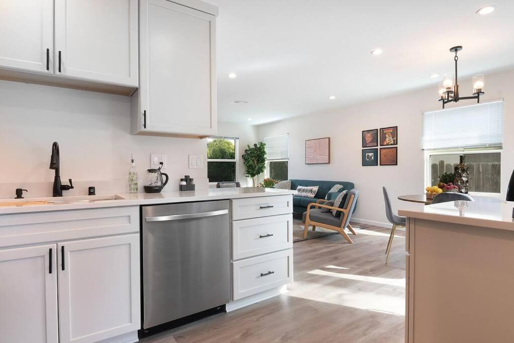 Beautiful 3 Bed 1 Bath Designer Home + Hot Tub Los Angeles Esterno foto
